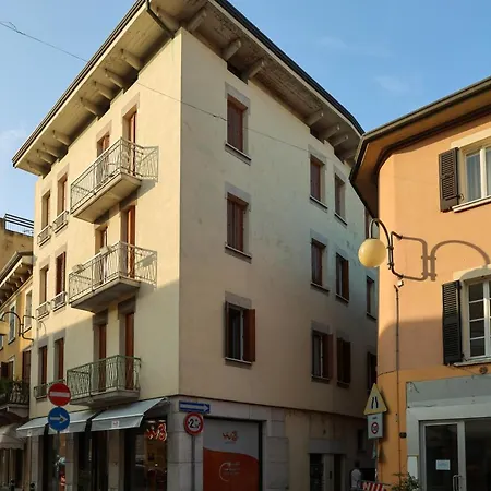 Margherita Castle Charme * ديسينسانو ديل غاردا